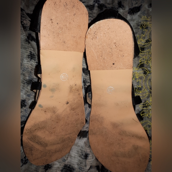 Pleather gladiator sandals. - Picture 4 of 4